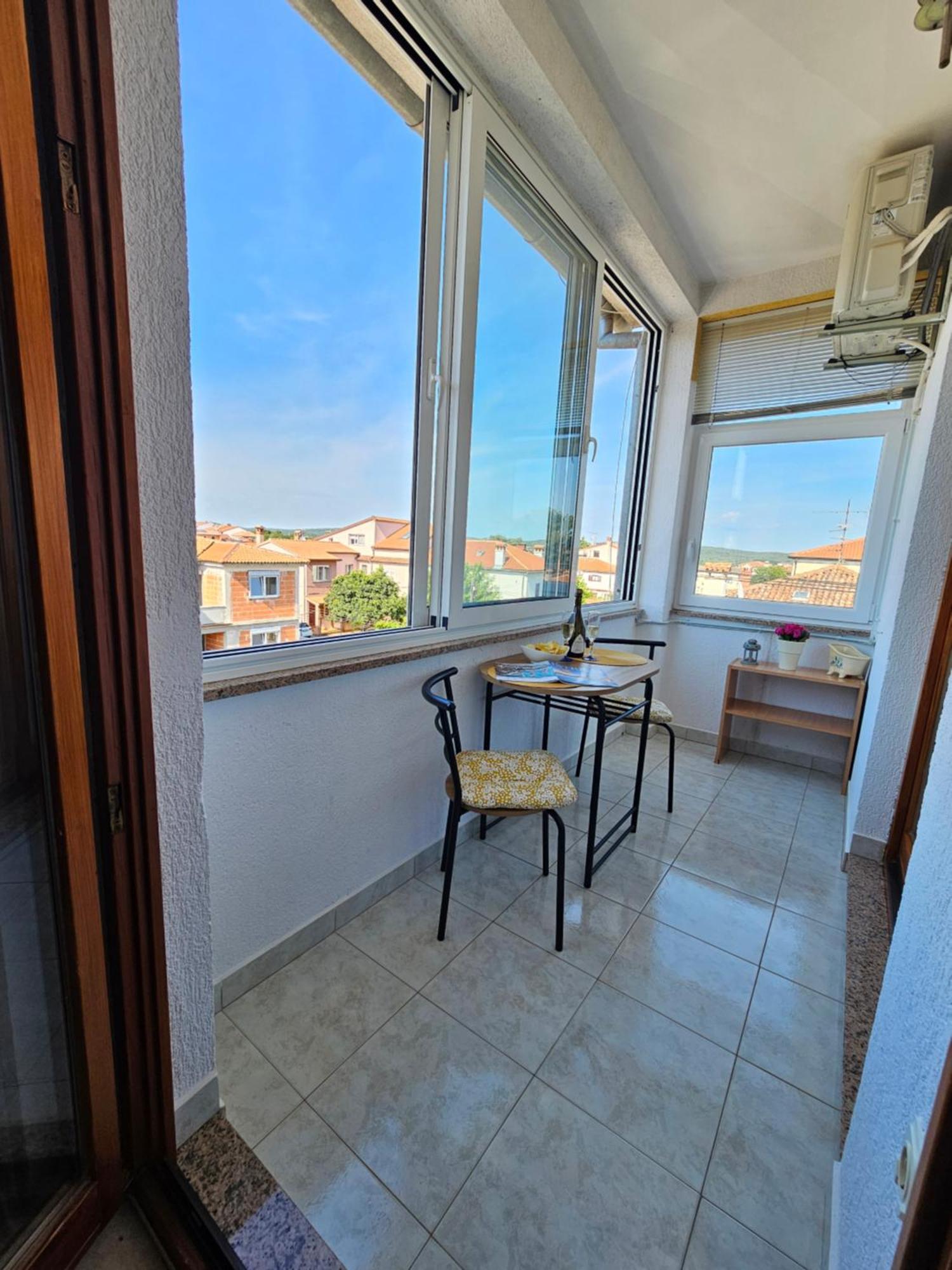 Apartment Neven Rovinj parking place Buitenkant foto