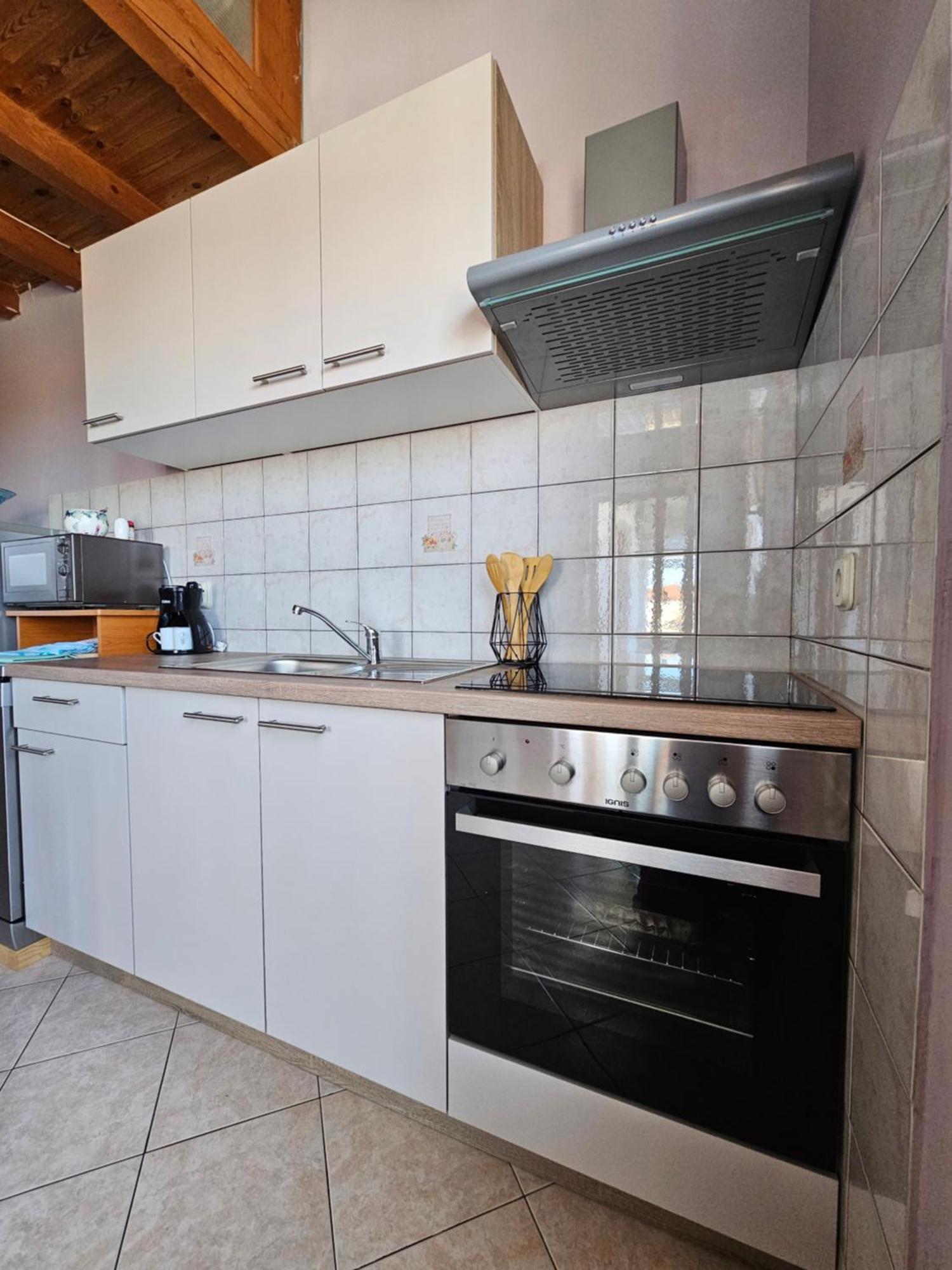 Apartment Neven Rovinj parking place Buitenkant foto