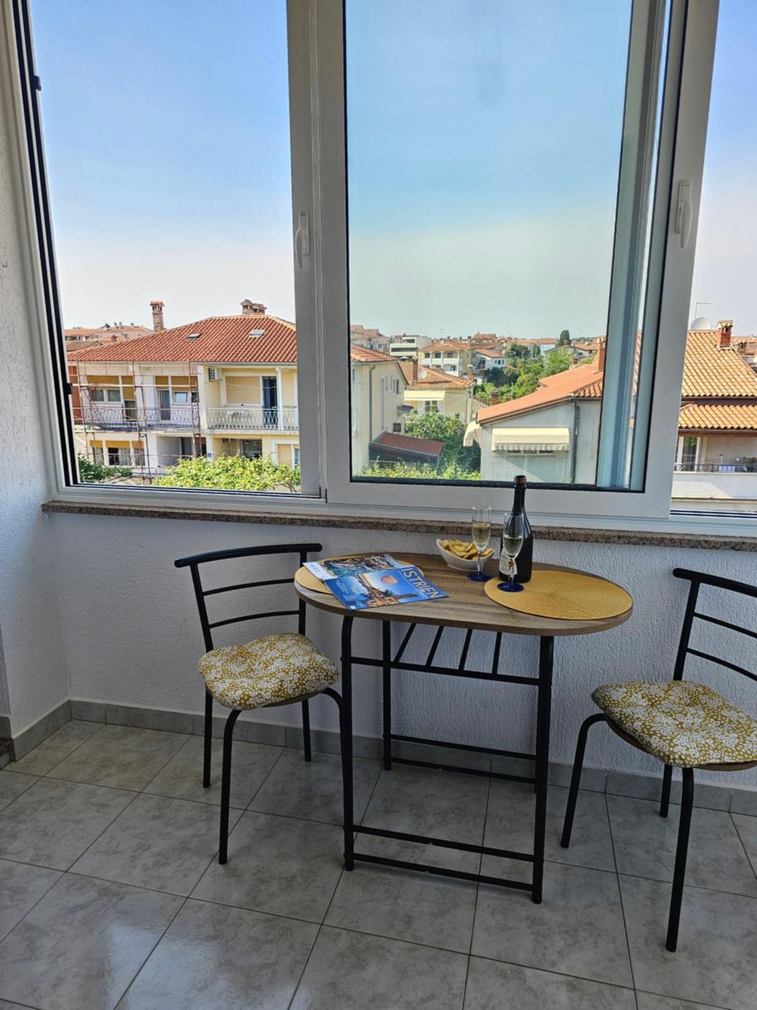 Apartment Neven Rovinj parking place Buitenkant foto